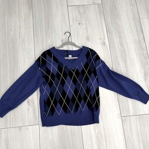 Long sleeve crewneck was only worn twice is in great material is form Zara